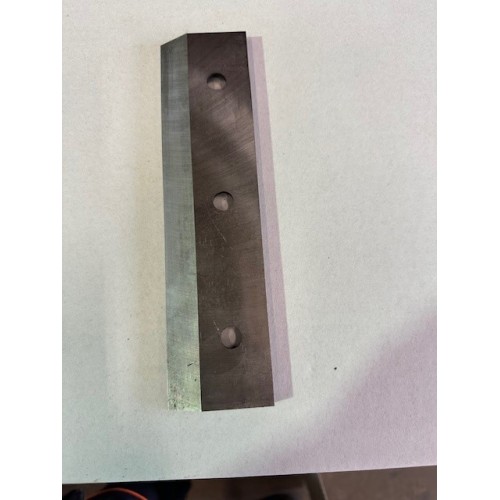 Lumag Hakselmes voor de HC15H-NL 3 boutgaten 220 MM lang Lumag Hakselmes voor de HC15H-NL 3 boutgaten 220 MM lang