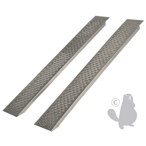 Paar rechte aluminium oprijplaten,. L: 250cm, br: 26 cm. hoge kwaliteit, voorzien van anti-slip profiel..